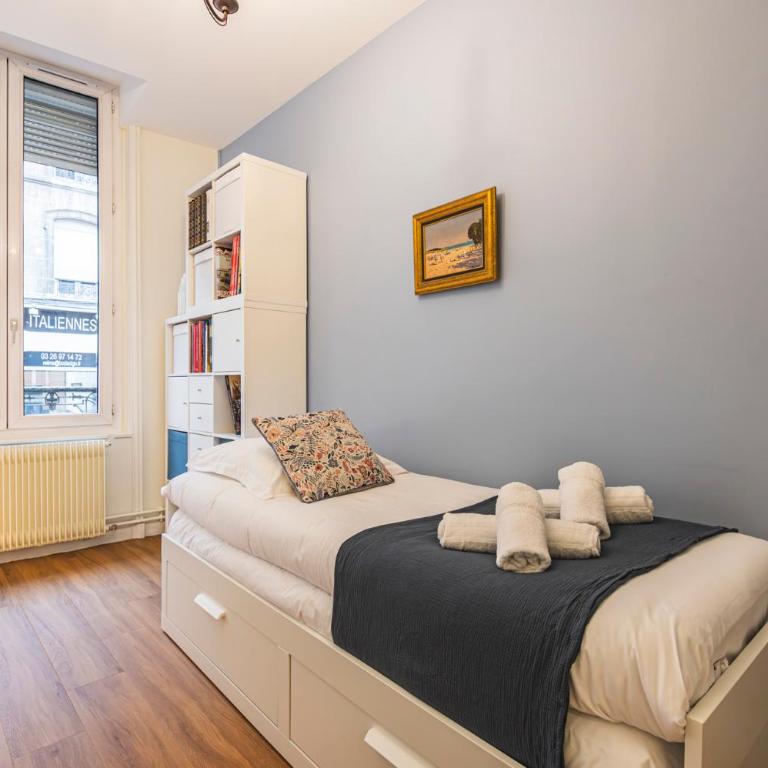 Le Clovis - Reims Cathédrale - Three-Bedroom Apartment - 21