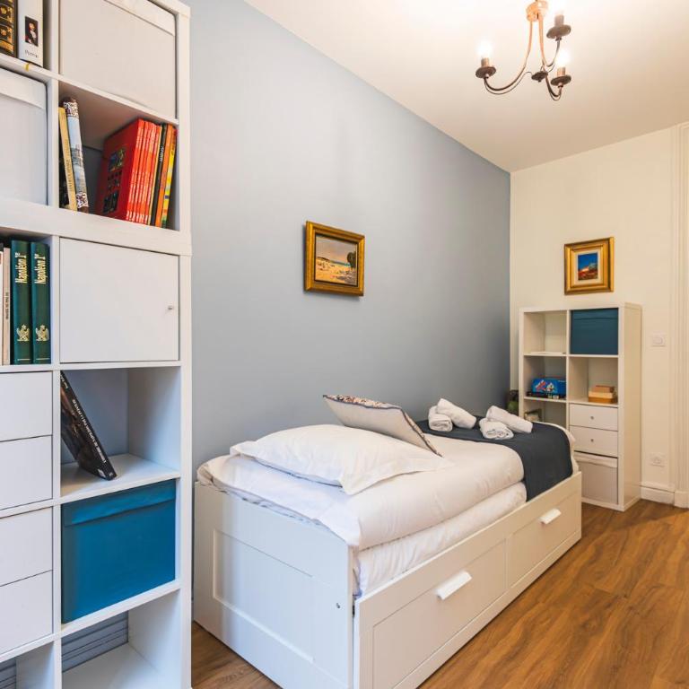 Le Clovis - Reims Cathédrale - Three-Bedroom Apartment - 8