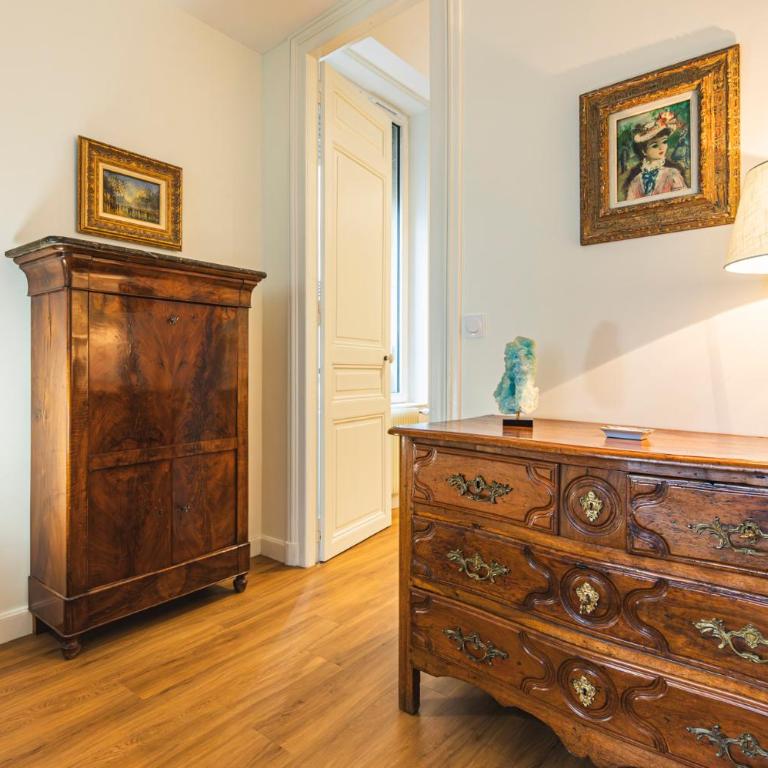 Le Clovis - Reims Cathédrale - Three-Bedroom Apartment - 4