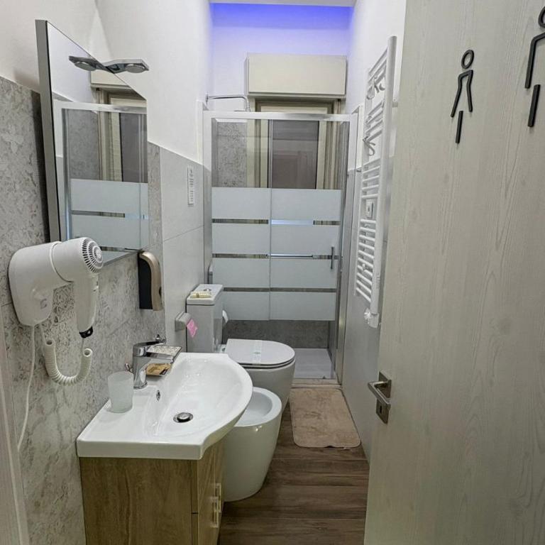 La Via di Mezzo 2 Apartments - Two-Bedroom Apartment with Balcony - 14