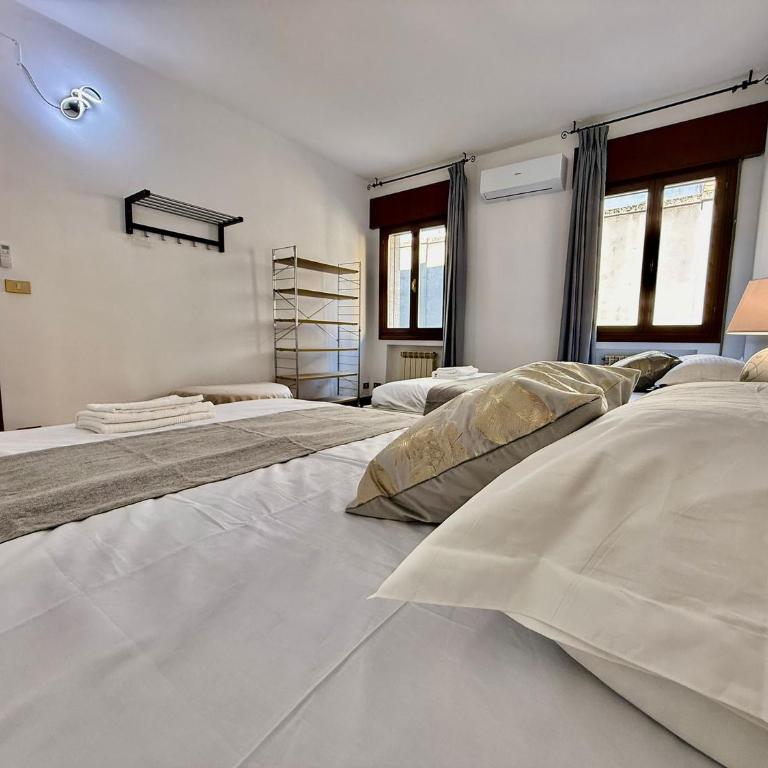 Venice Vibes Bright Cozy Flat - Three-Bedroom Apartment - 19