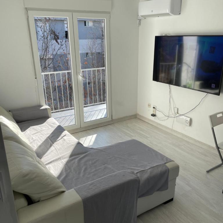 Piso trabajo Rocafort 2 - Three-Bedroom Apartment - 3