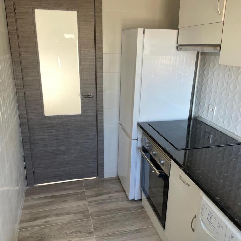 Piso trabajo Rocafort 2 - Three-Bedroom Apartment - 13