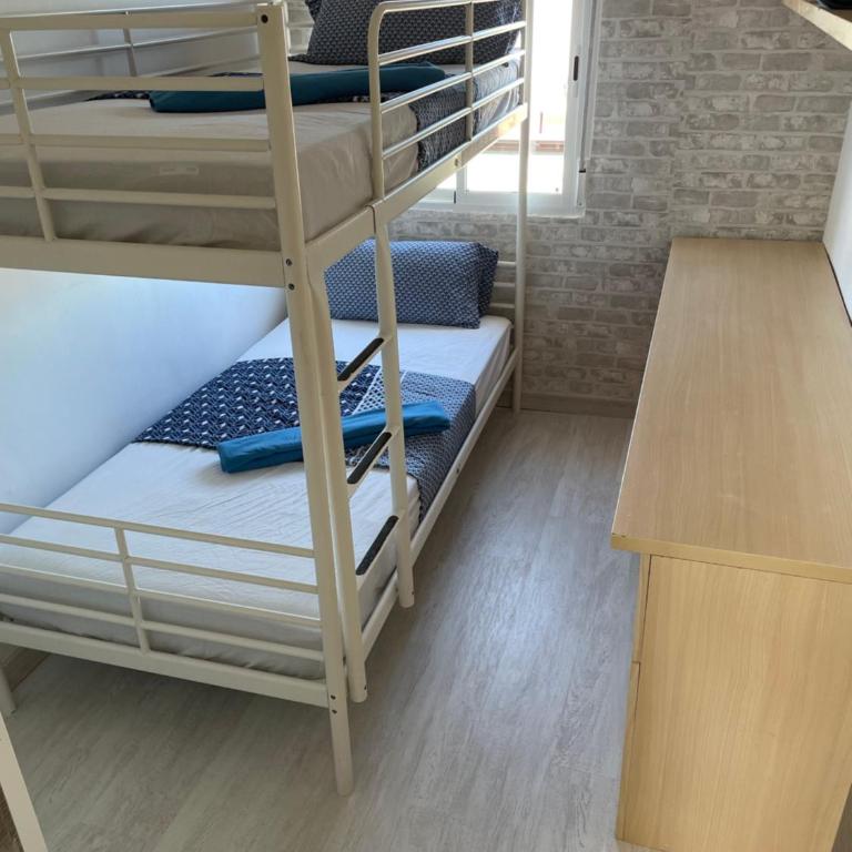 Piso trabajo Rocafort 2 - Three-Bedroom Apartment - 6