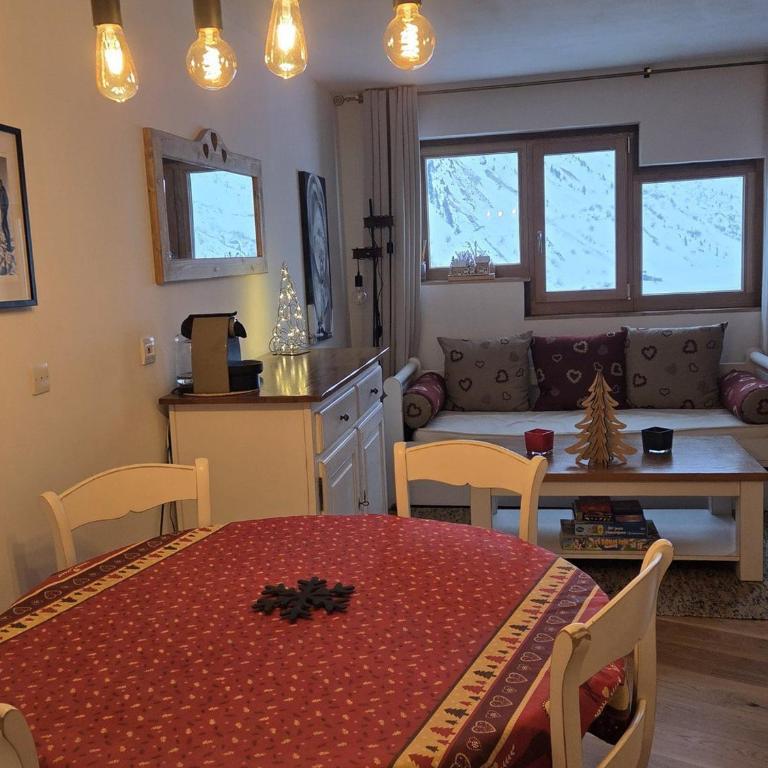 Charmant 2 pièces cabine 6 personnes, départ skis aux pieds - Appartement 1 Chambre - 13
