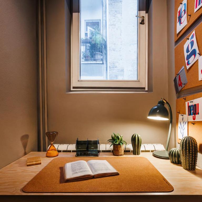 Inspiration Source with Balcony Old Town - Three-Bedroom Apartment with Balcony - 12