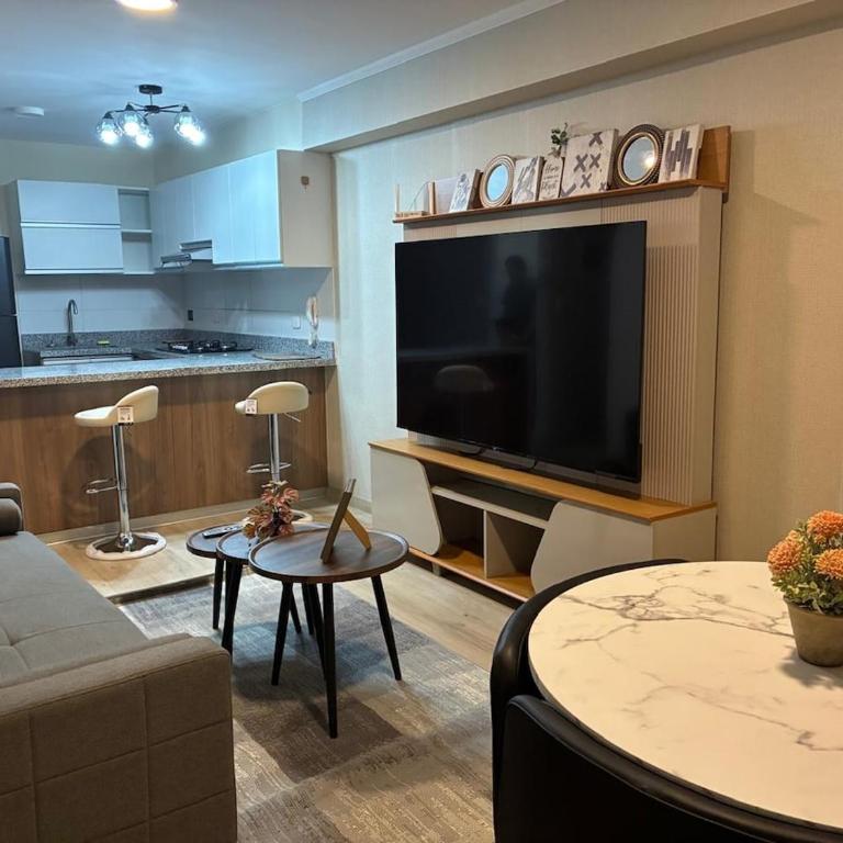 Modern apartment overlooking Parque de las Aguas - One-Bedroom Apartment - 7