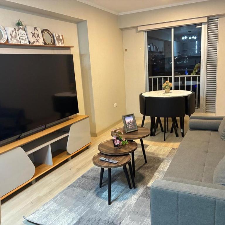 Modern apartment overlooking Parque de las Aguas - One-Bedroom Apartment - 9