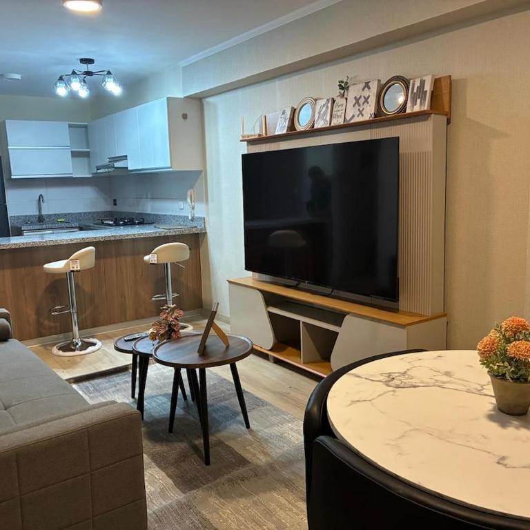 Modern apartment overlooking Parque de las Aguas - One-Bedroom Apartment - 10