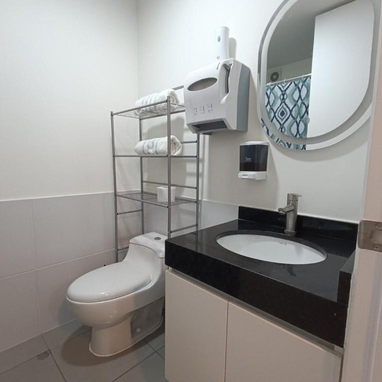 Comfortable apartment in Parque la Reserva - One-Bedroom Apartment - 8