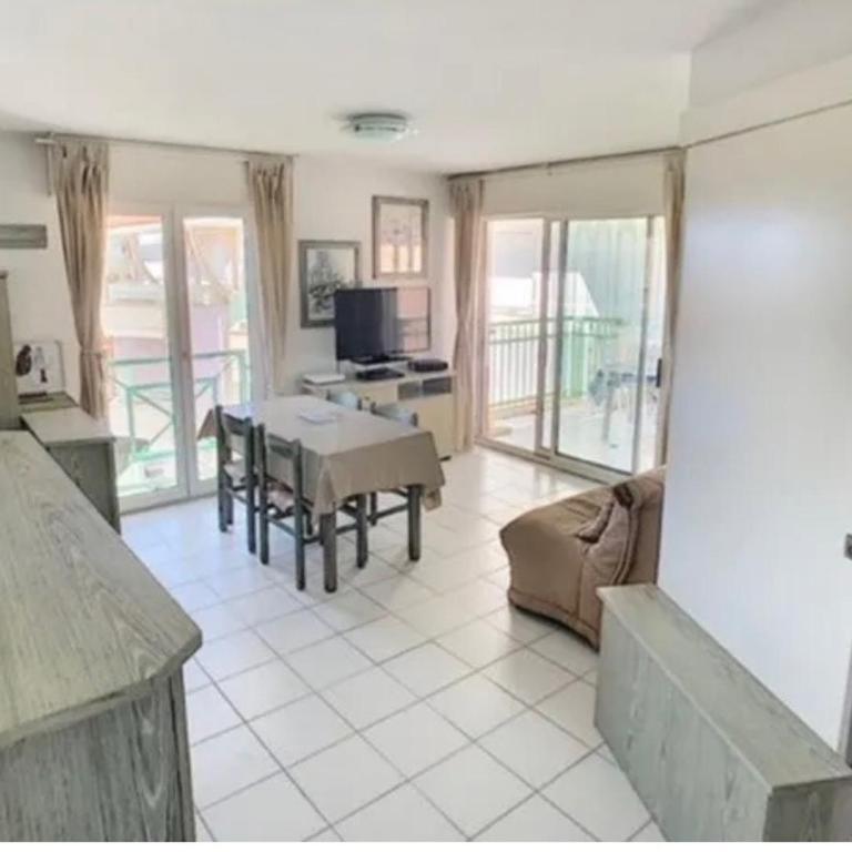 T2 Port-Fréjus Proximité de la plage Grand Garage Privé 34 M2 dernier étage - Appartamento con 1 Camera da Letto - 2