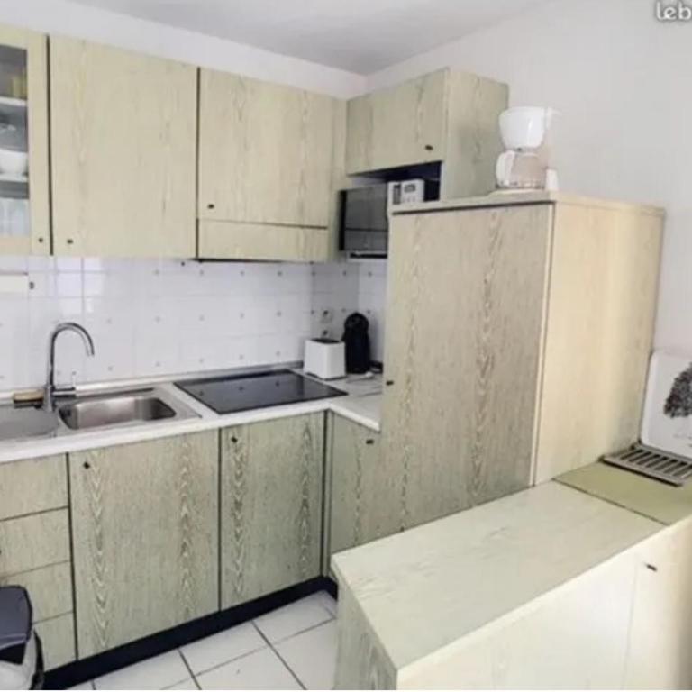 T2 Port-Fréjus Proximité de la plage Grand Garage Privé 34 M2 dernier étage - Appartamento con 1 Camera da Letto - 3