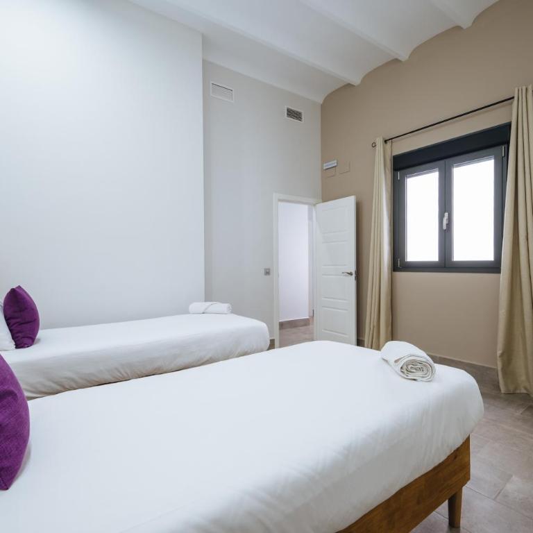 Apartamentos Trinidad - Two-Bedroom Apartment with Balcony - 21