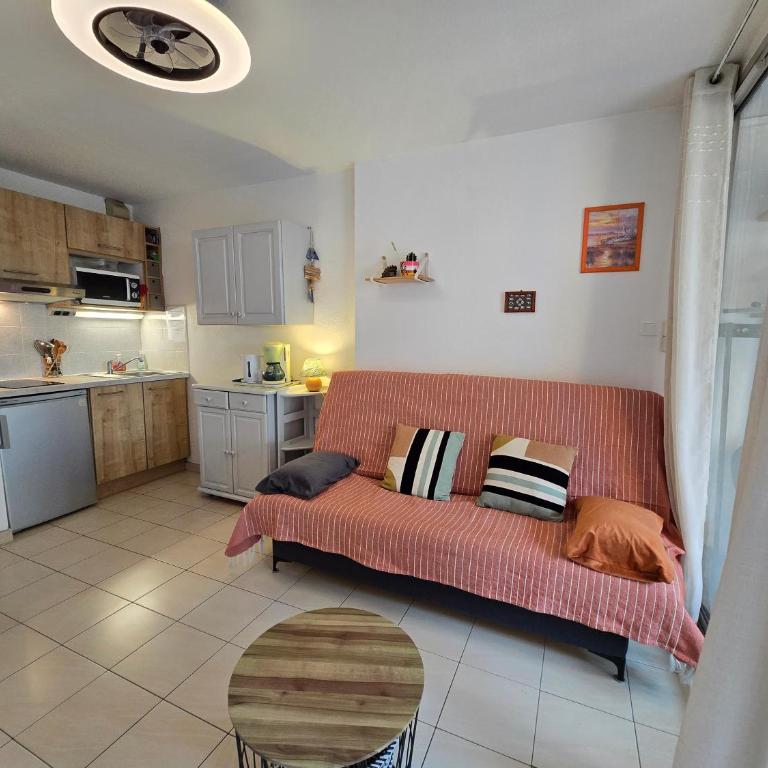 joli studio cabine 4 personnes à 300 m de la plage - Apartment mit 1 Schlafzimmer - 8
