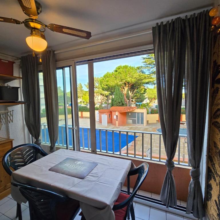 joli studio cabine 4 personnes à 300 m de la plage - Apartment mit 1 Schlafzimmer - 13