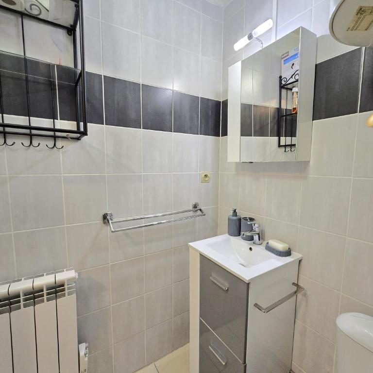 joli studio cabine 4 personnes à 300 m de la plage - Apartment mit 1 Schlafzimmer - 6