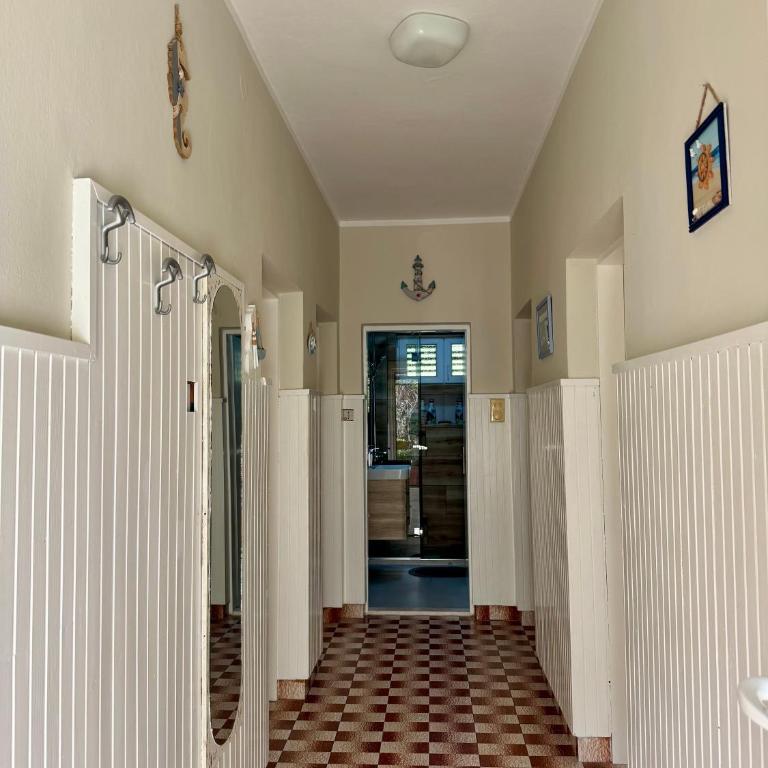 Red House Apartment - Two-Bedroom Apartment - 28