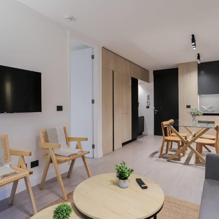 Comfort & Style 2BR Las Condes Apt perfect for 5 - Apartment - 3