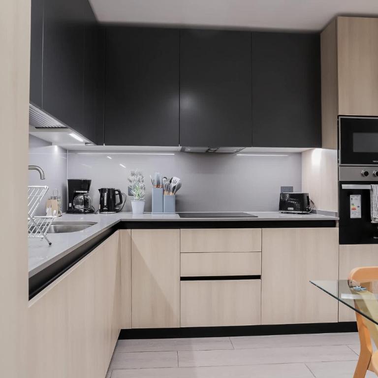 Comfort & Style 2BR Las Condes Apt perfect for 5 - Apartment - 12