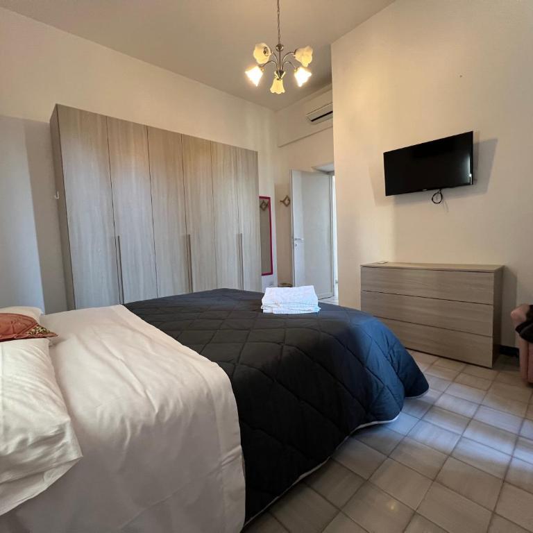 Stephany's Guesthouse - Camera Matrimoniale Standard con Bagno in Comune - 5
