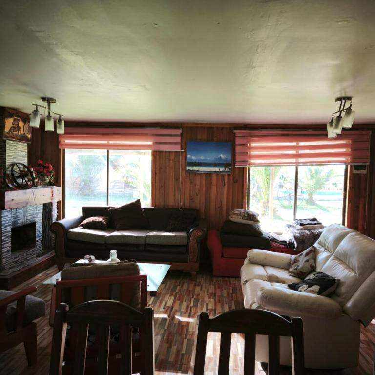 K'arlitos - Family Room with Private Bathroom - 1