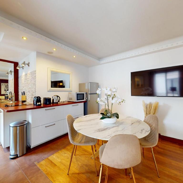 Avenue Montaigne - Prime Location - One-Bedroom Apartment - 8
