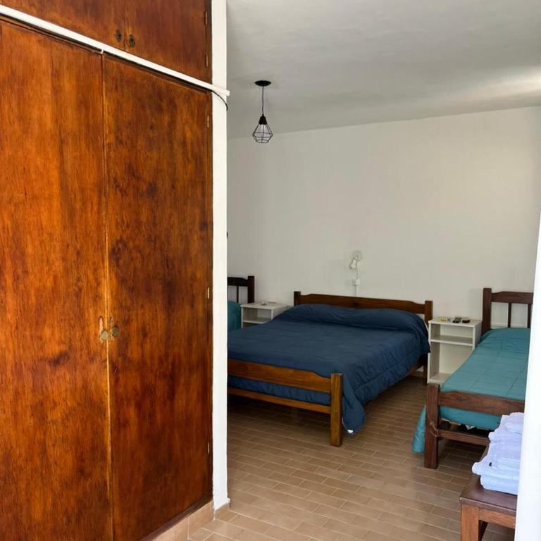 Hostal Andino - Habitación Familiar con baño privado - 1