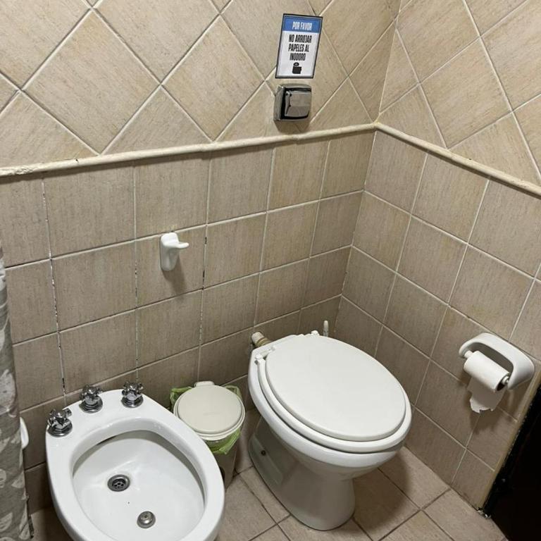 Hostal Andino - Habitación Triple con baño privado - 4