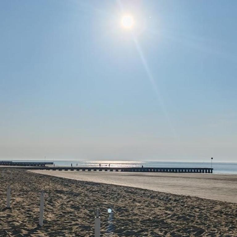 APPARTAMENTO ROSSO - OVER THE RAINBOW APARTMENTS LIDO di JESOLO A 200m dalla Spiaggia Posto Auto Aria Condizionata e Terrazza - Appartamento con 1 Camera da Letto - 24