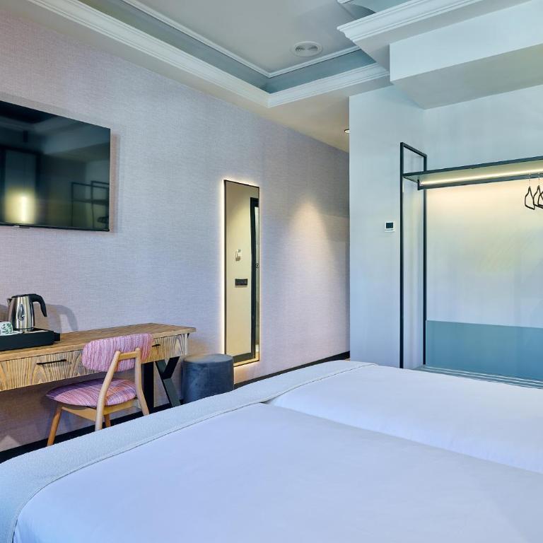 Boutique Hotel Luna Triunfo Granada - Family Room - 7