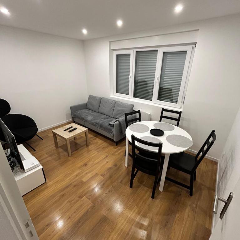 Renove Comfortable Appartement Mulhouse - Apartamento de 2 dormitorios - 4