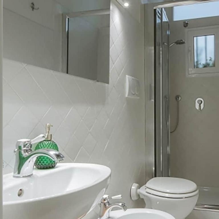Green Chic Flat in Centre near the Train Station - Appartamento con 1 Camera da Letto - 14
