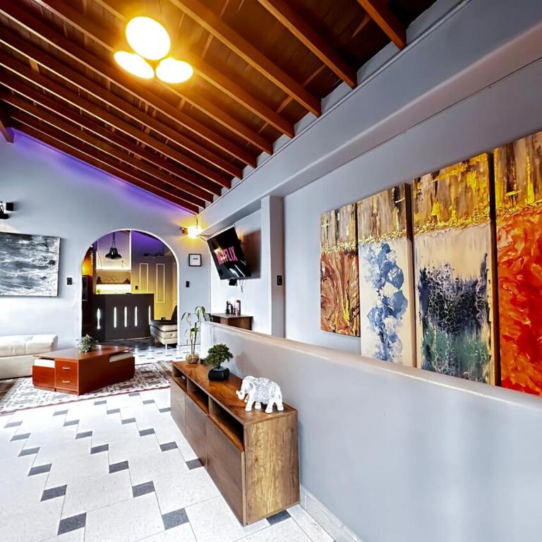 Art Gallery in Manila, El Poblado 4BR, Balcony - Manila 1 - Apartamento - 23