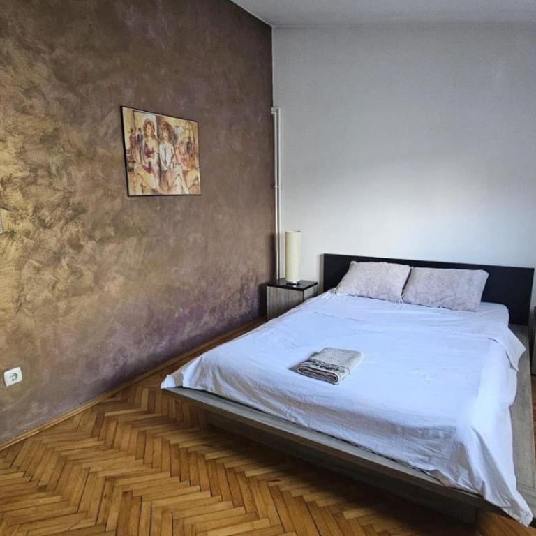 City center apartment - One-Bedroom Apartment - 2