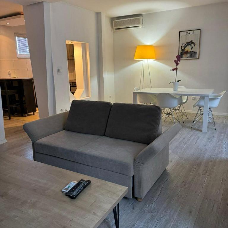 City center apartment - One-Bedroom Apartment - 8