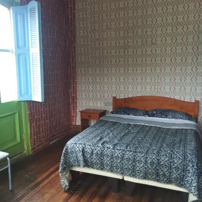 Hostal del Gato valparaiso - Triple Room with Private Bathroom - 3