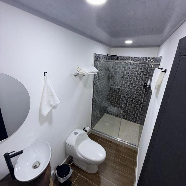 Hotel TOBA Boutique - Habitación Doble con baño privado - 2 camas - 3