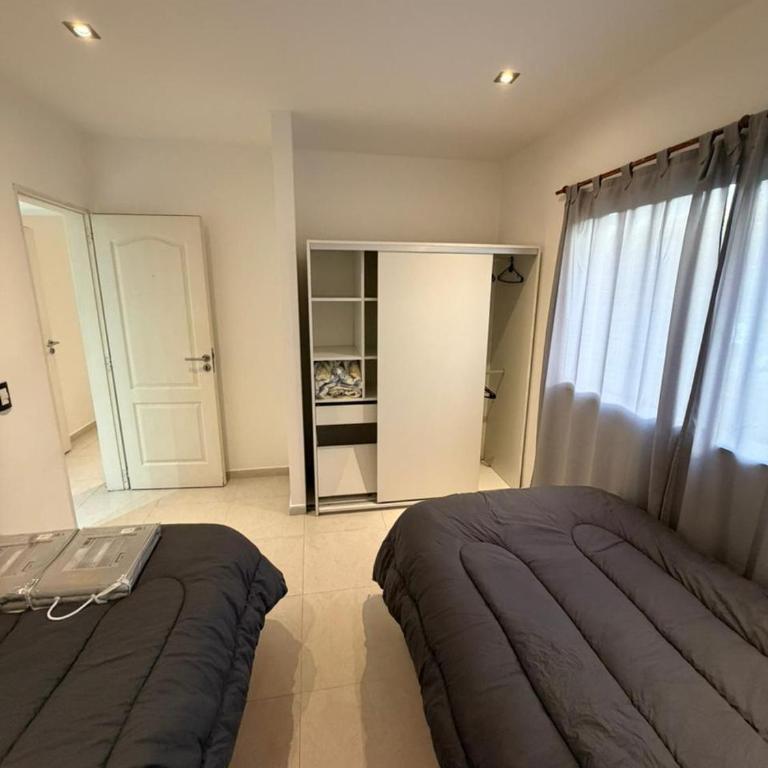 Alquilo departamento de 3 ambientes - Apartamento de 2 dormitorios - 3