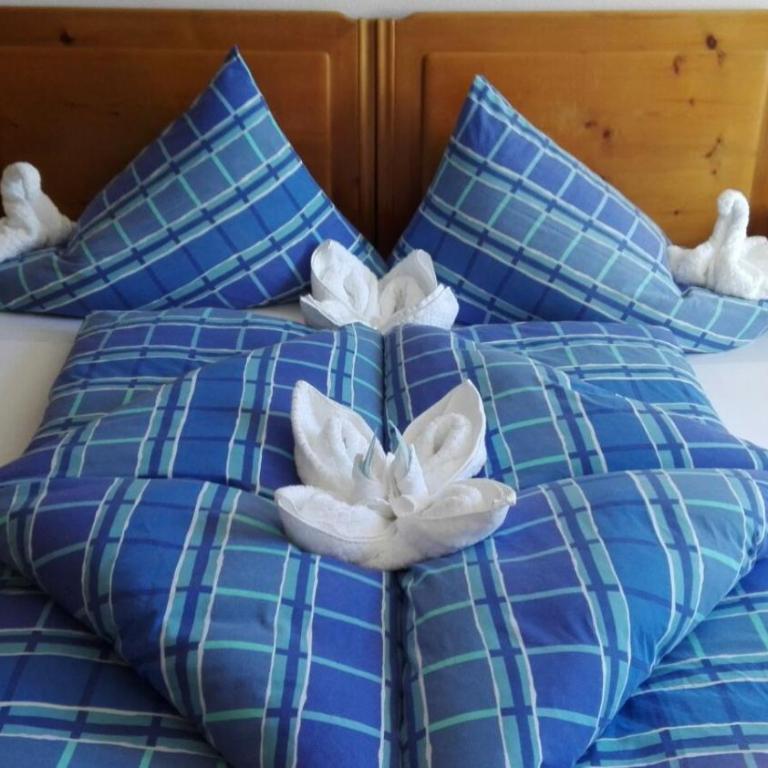 Hotel Quellenhof - Doppelzimmer mit Bad - 3
