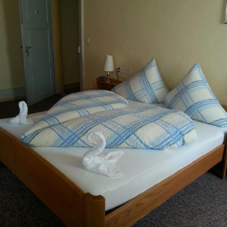 Hotel Quellenhof - Doppelzimmer mit Gemeinschaftsbad - 3