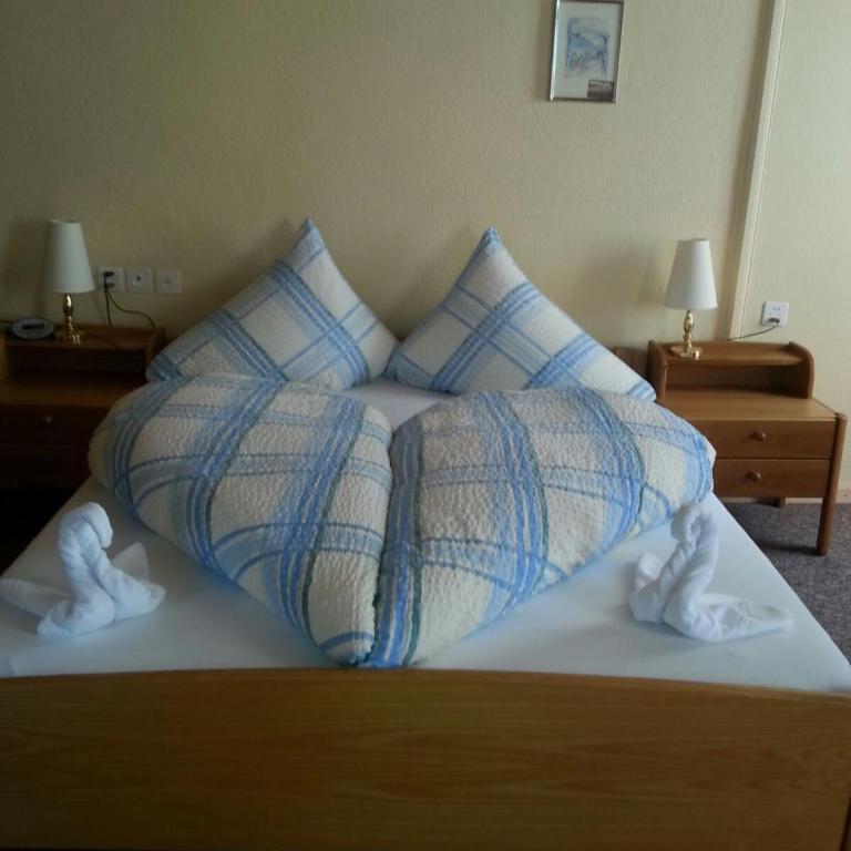 Hotel Quellenhof - Doppelzimmer mit Bad - 5
