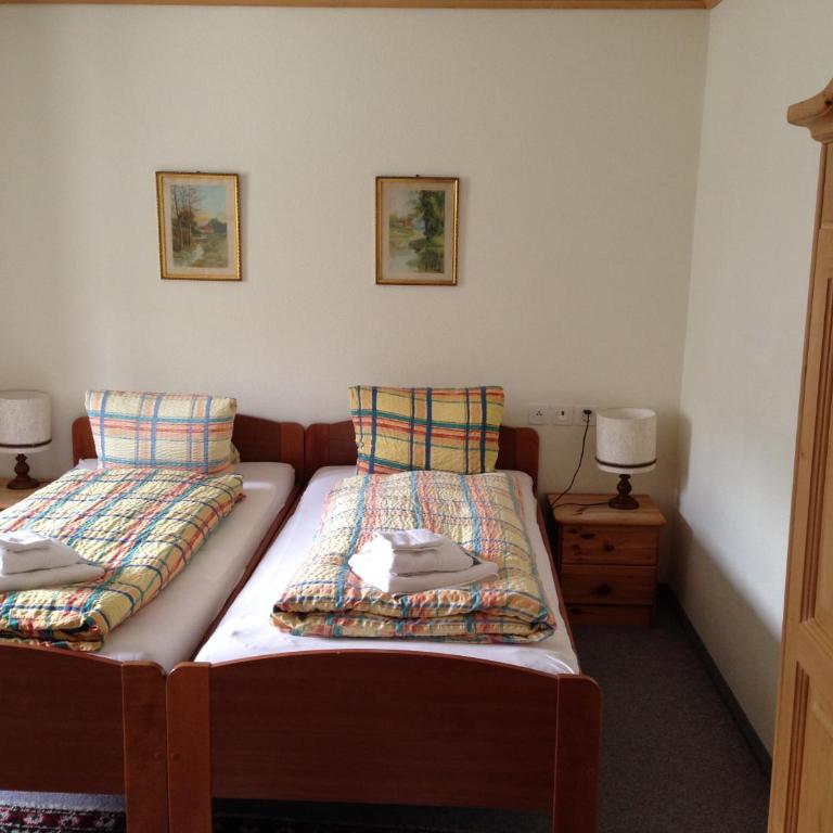 Hotel Quellenhof - Doppelzimmer mit Gemeinschaftsbad - 5