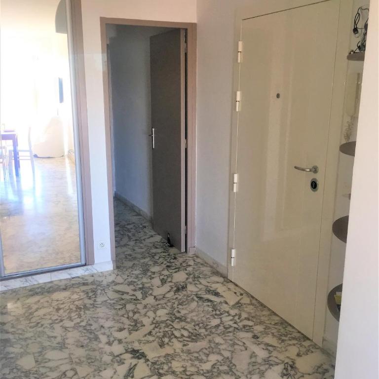 Appartement de 1 à 6 personnes Beaulieu sur mer, climatisé, proche Nice et Monaco tout confort 2 chambres - Appartement 2 Chambres - 10