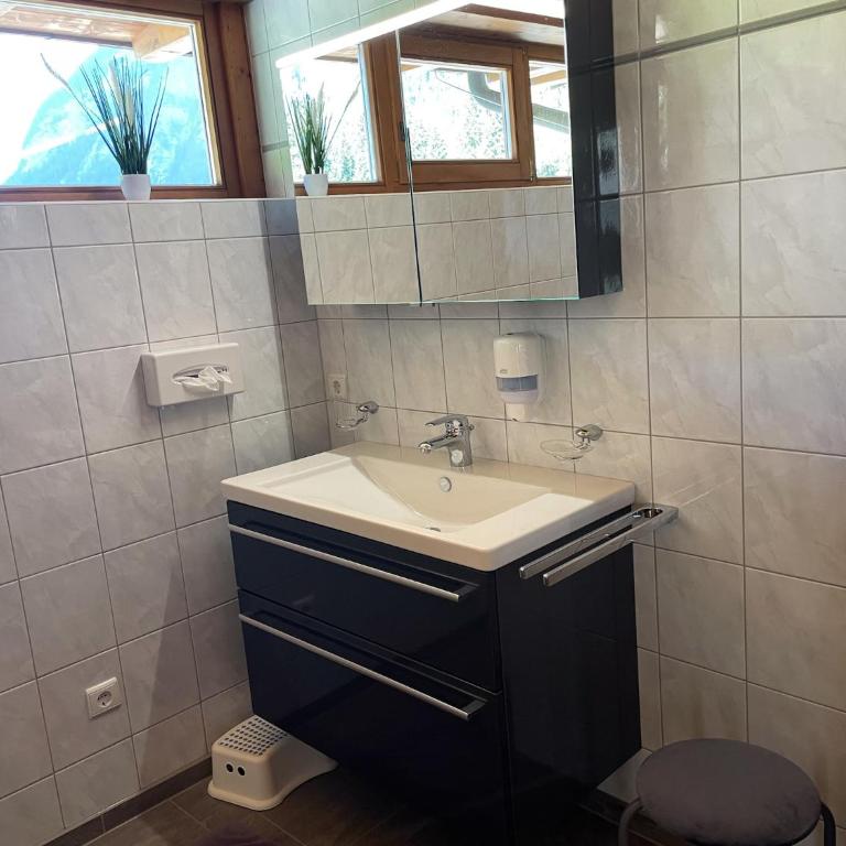 Chalet Leutasch with Ski Trail & Mountain Views - Ferienhaus mit 3 Schlafzimmern - 22
