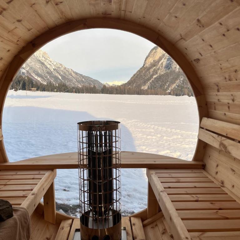 Chalet Leutasch with Ski Trail & Mountain Views - Ferienhaus mit 3 Schlafzimmern - 3