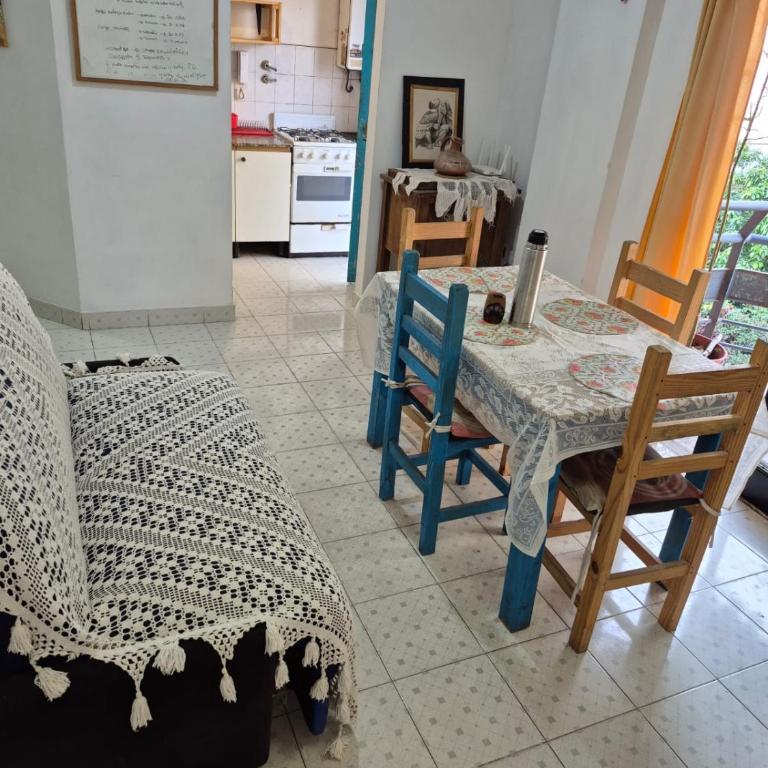 Bello departamento con tres balcones en barrio sur - Apartamento de 1 dormitorio - 6