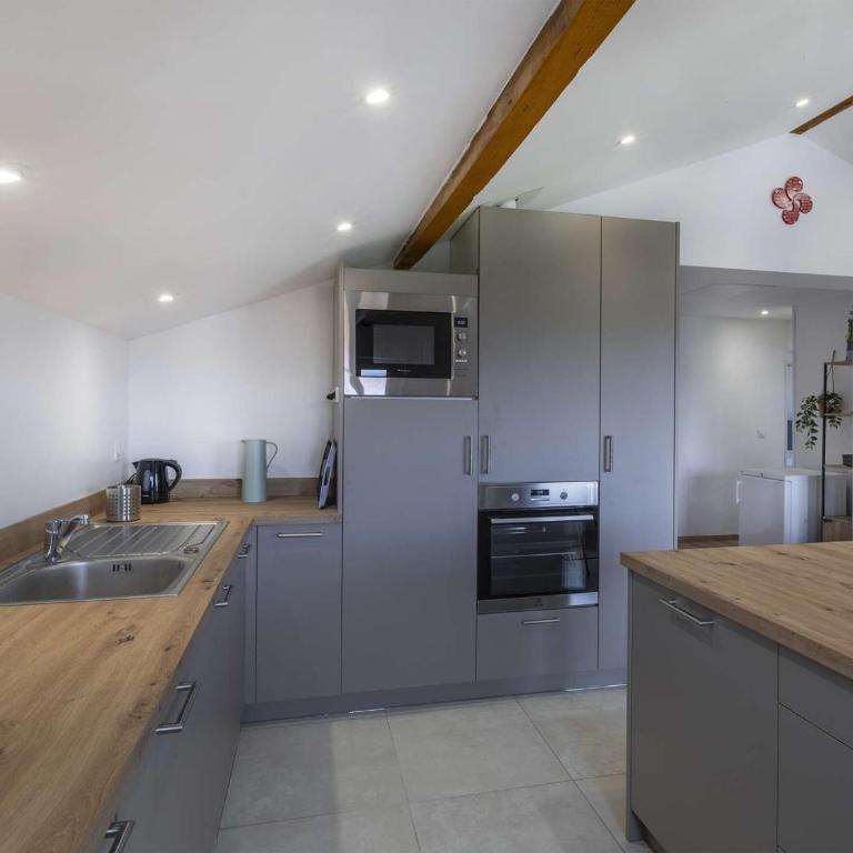 Grand appartement refait à neuf près de la plage avec wifi et parking - FR-1-4-710 - Appartement - 5