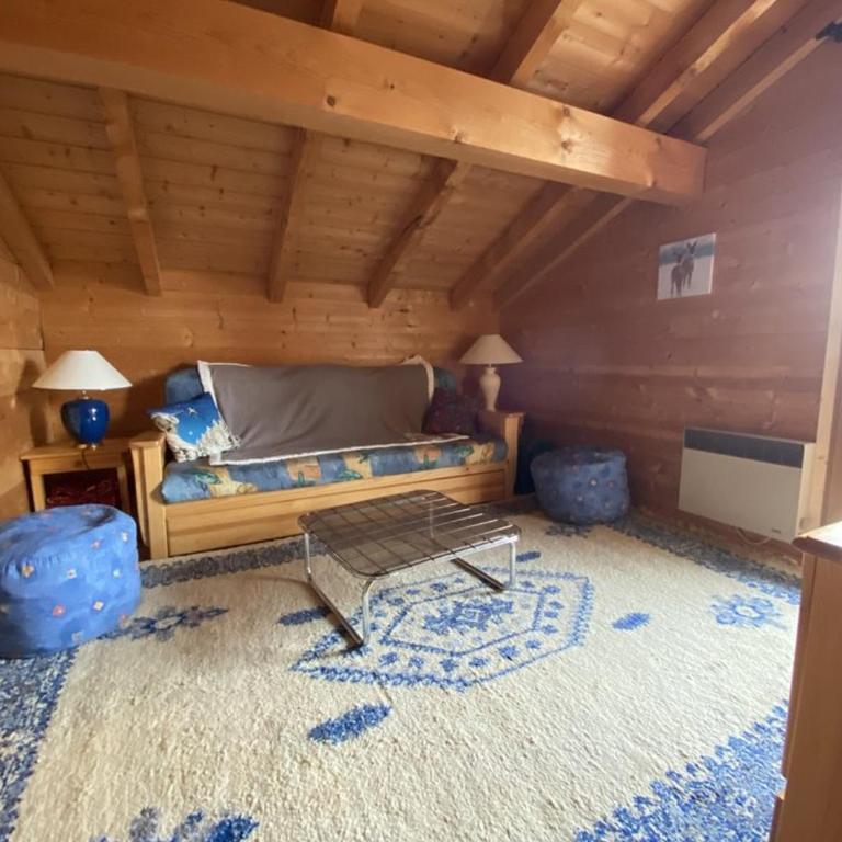 Chalet Savoyard avec WIFI, proche pistes de ski - Three-Bedroom Chalet - 21