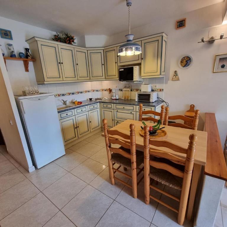 Apartamento con terraza y piscina a 300m de la playa - HISP-236-182 - Appartement - 12