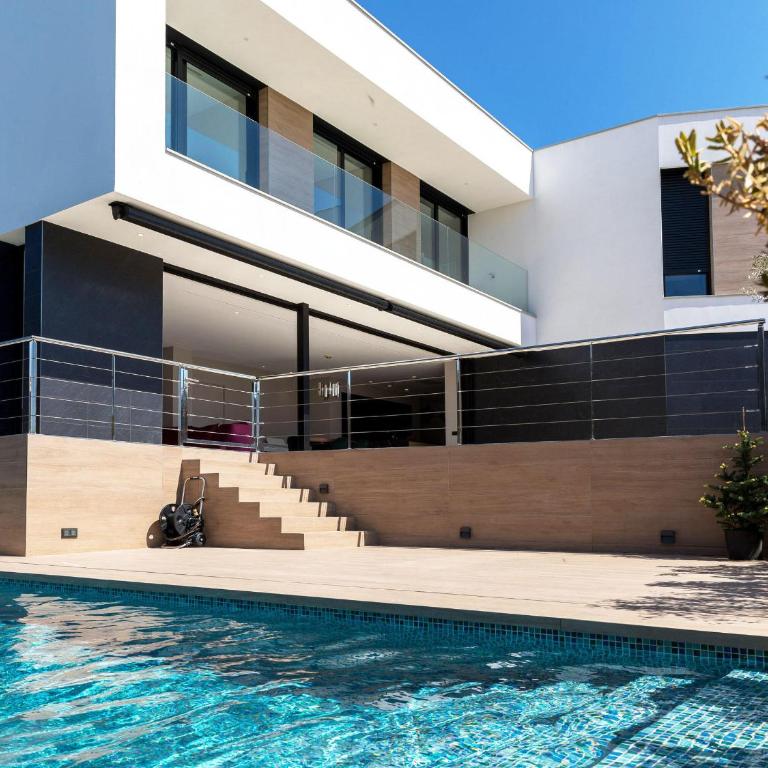 Costa Brava: Villa de lujo con piscina privada y eficiencia energética - ES-209-99 - Villa - 1